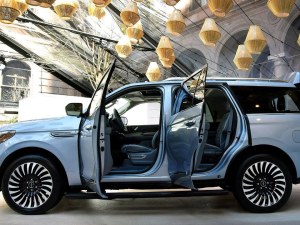 Nice 7 Seater SUV