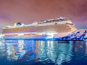 Antarctica Luxury Cruise Packages
