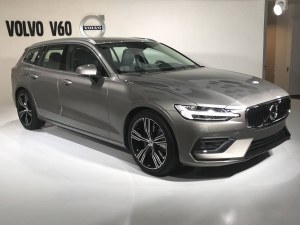 2022 V60 Crossover CUV