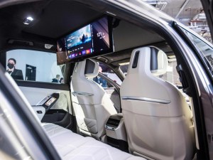 New 2022 Midsize Cross UV
