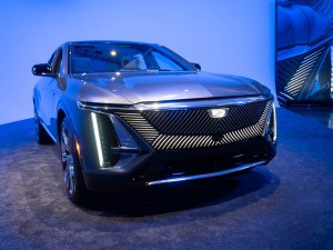 2021 Mid Size Luxury Sedans Offers