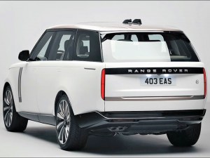 White Range Rover Sport
