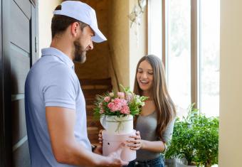 How to Save Money on Sending Flowers