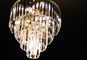 Three Places to Find Deals on Crystal Chandeliers